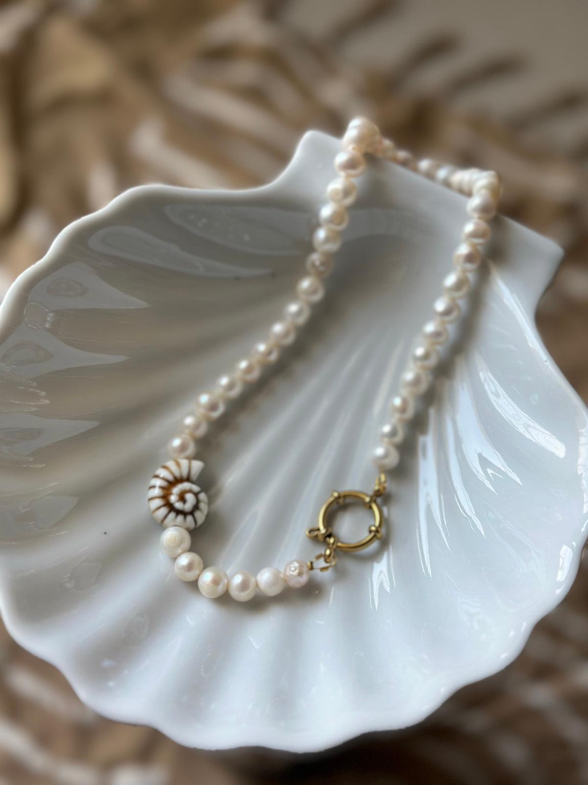 Pearl choker