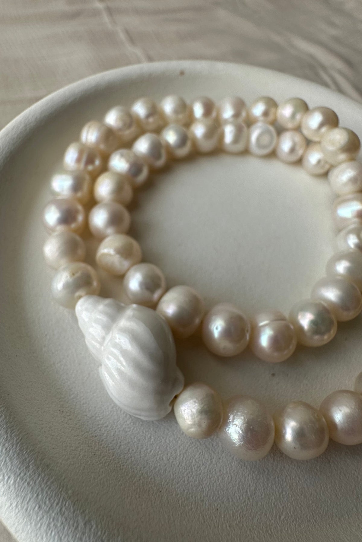 Pearl choker