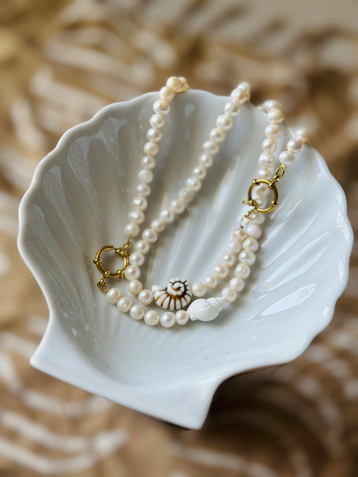 Pearl choker