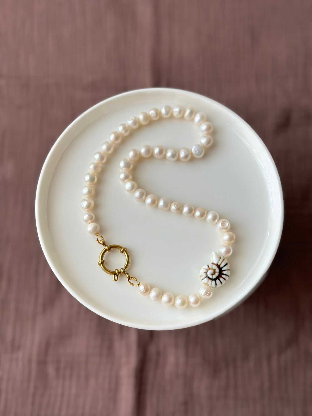 Pearl choker