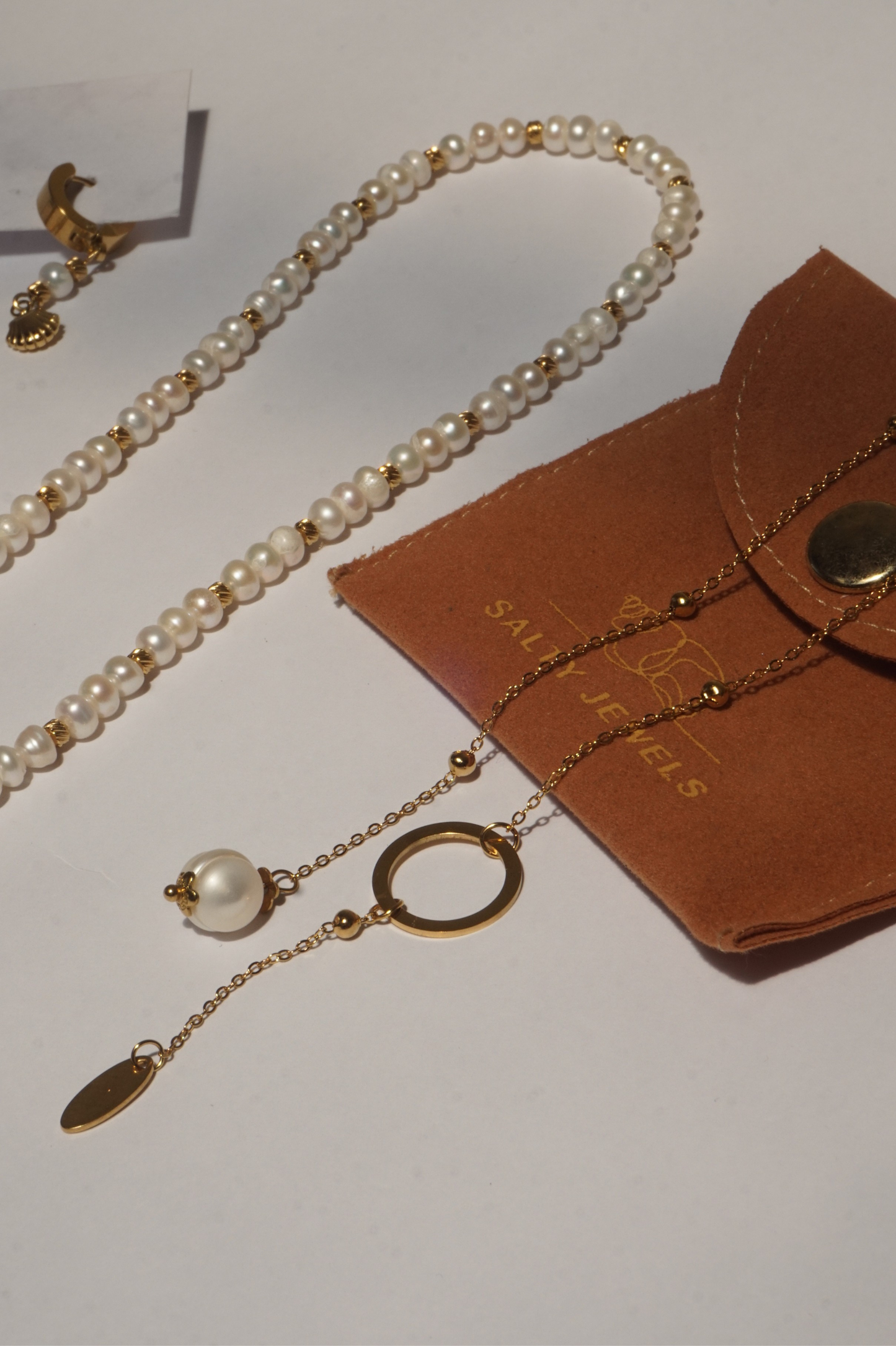 Y-Shaped Pearl Necklace