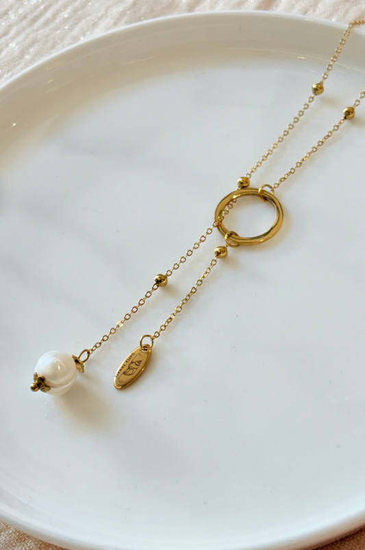 Y-Shaped Pearl Necklace